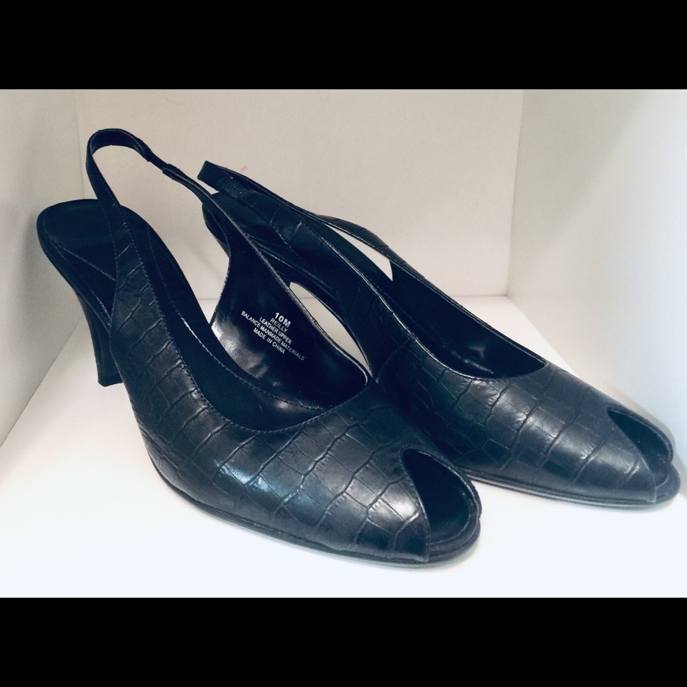 Madeline Snake Skin Upper Leather Open toe Size 10M Black 2” Heels